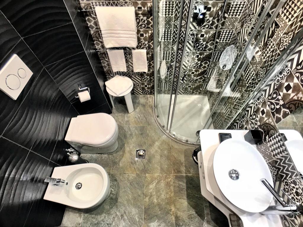 Hotel Mec Milan Bagian luar foto