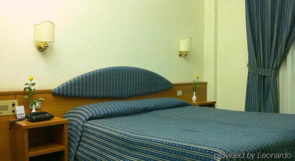 Hotel Mec Milan Bagian luar foto